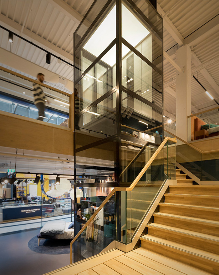 platform-lift-top platform lift in shop